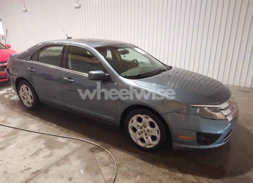 2011 Ford Fusion SE (VIN 3FAHP0HA6BR200739) main photo