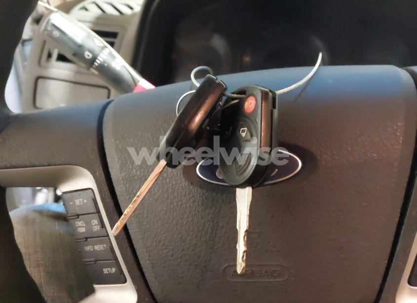 Photo 11 of 2011 Ford Fusion SE (VIN 3FAHP0HA6BR200739)