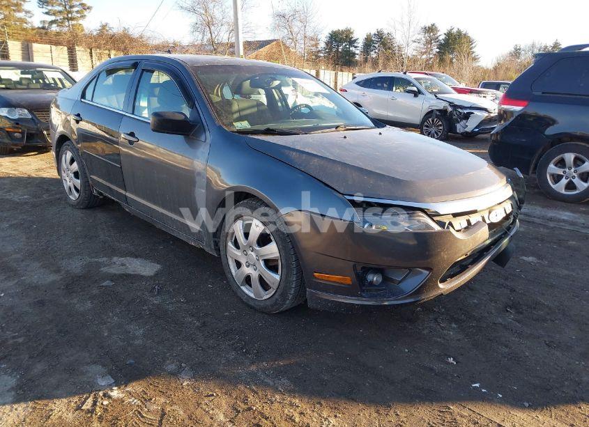 2011 Ford Fusion SE (VIN 3FAHP0HA6BR205360) main photo