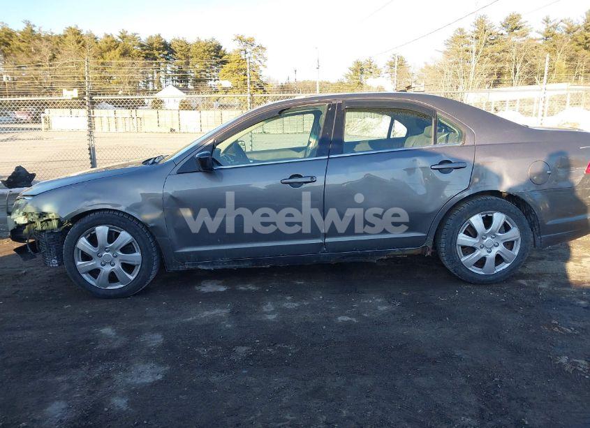 Photo 12 of 2011 Ford Fusion SE (VIN 3FAHP0HA6BR205360)