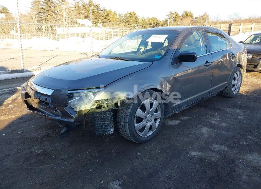 Photo 2 of 2011 Ford Fusion SE (VIN 3FAHP0HA6BR205360)