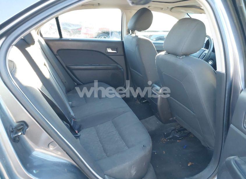 Photo 8 of 2011 Ford Fusion SE (VIN 3FAHP0HA6BR205360)