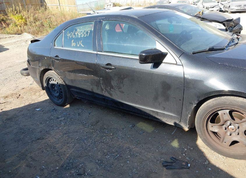 Photo 13 of 2011 Ford Fusion SE (VIN 3FAHP0HA6BR211479)