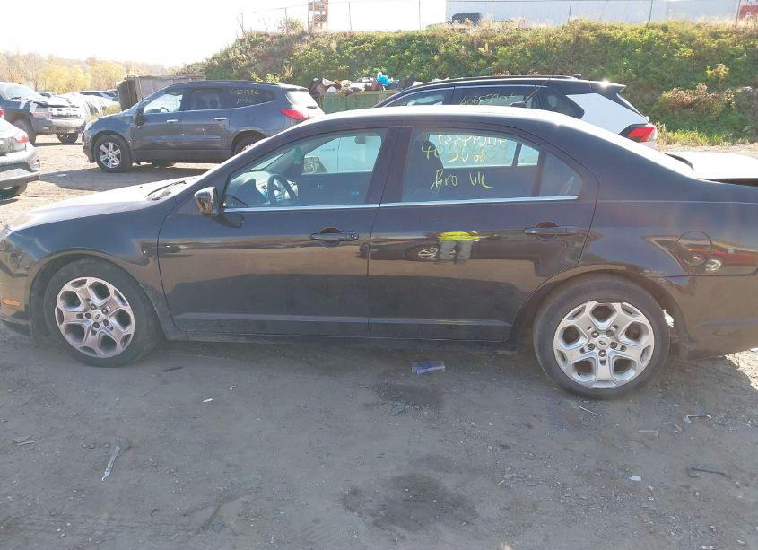 Photo 14 of 2011 Ford Fusion SE (VIN 3FAHP0HA6BR211479)