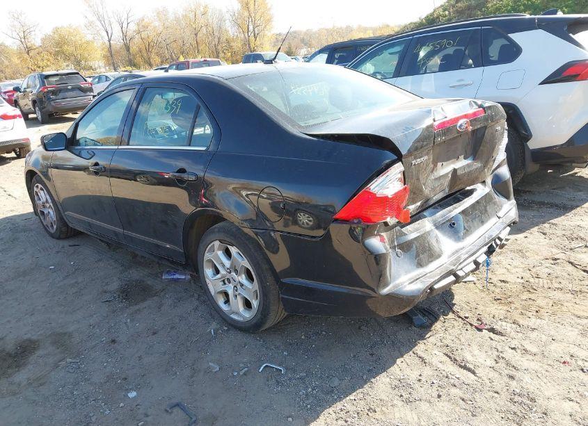 Photo 3 of 2011 Ford Fusion SE (VIN 3FAHP0HA6BR211479)