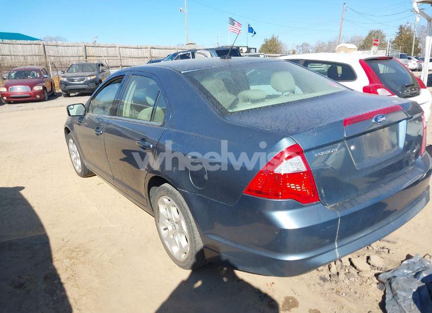 Photo 3 of 2011 Ford Fusion SE (VIN 3FAHP0HA6BR217444)