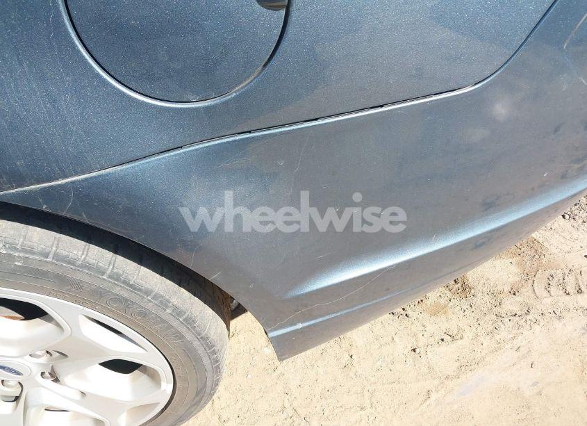 Photo 6 of 2011 Ford Fusion SE (VIN 3FAHP0HA6BR217444)