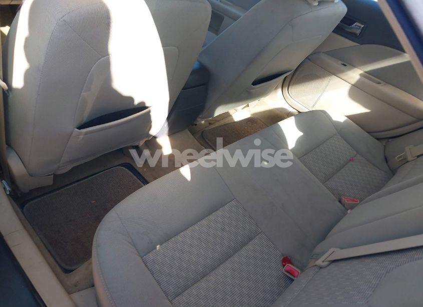 Photo 8 of 2011 Ford Fusion SE (VIN 3FAHP0HA6BR217444)