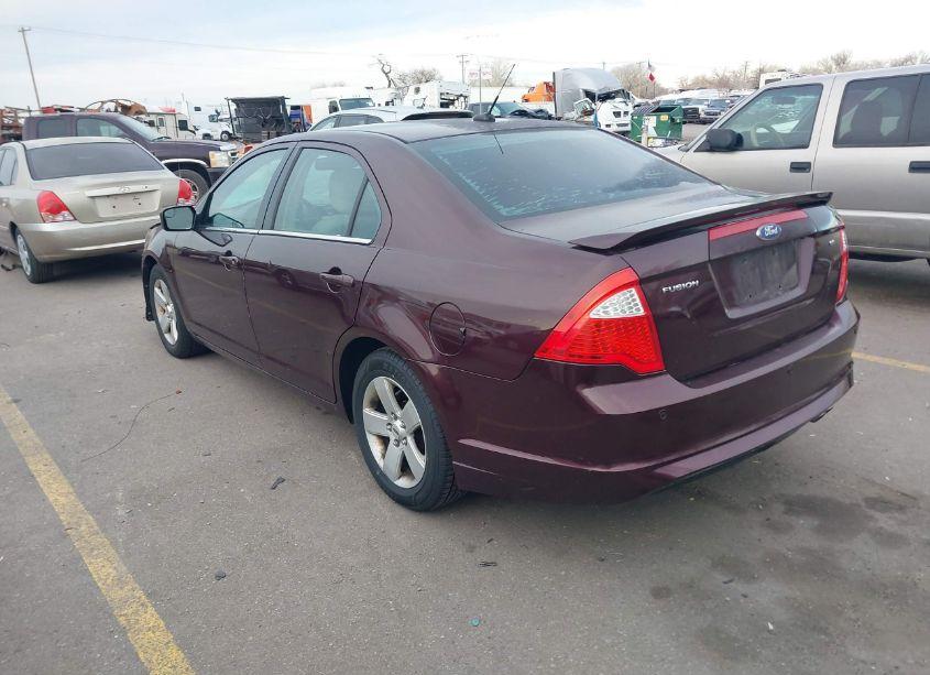 Photo 3 of 2011 Ford Fusion SE (VIN 3FAHP0HA6BR234731)