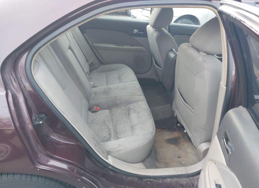 Photo 8 of 2011 Ford Fusion SE (VIN 3FAHP0HA6BR234731)