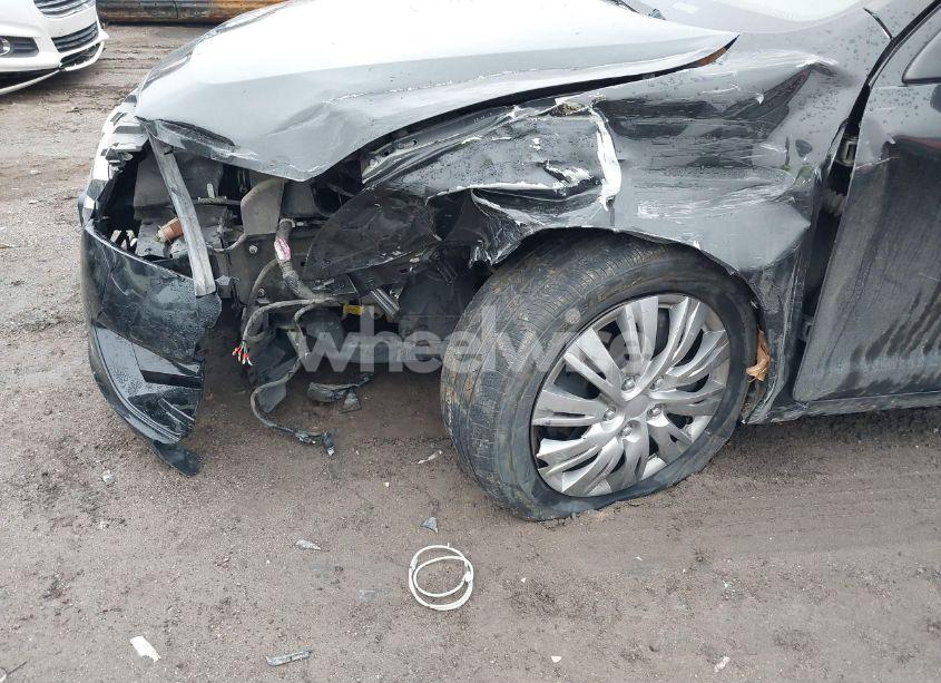 Photo 12 of 2011 Ford Fusion SE (VIN 3FAHP0HA6BR247446)