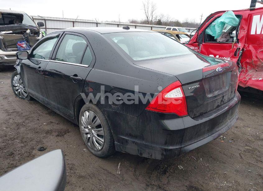 Photo 3 of 2011 Ford Fusion SE (VIN 3FAHP0HA6BR247446)