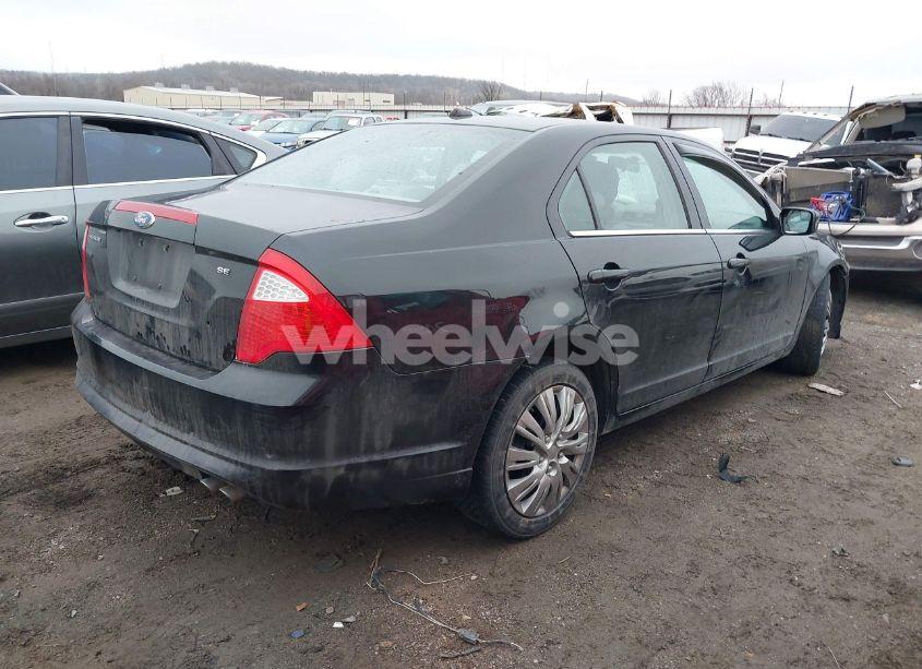 Photo 4 of 2011 Ford Fusion SE (VIN 3FAHP0HA6BR247446)