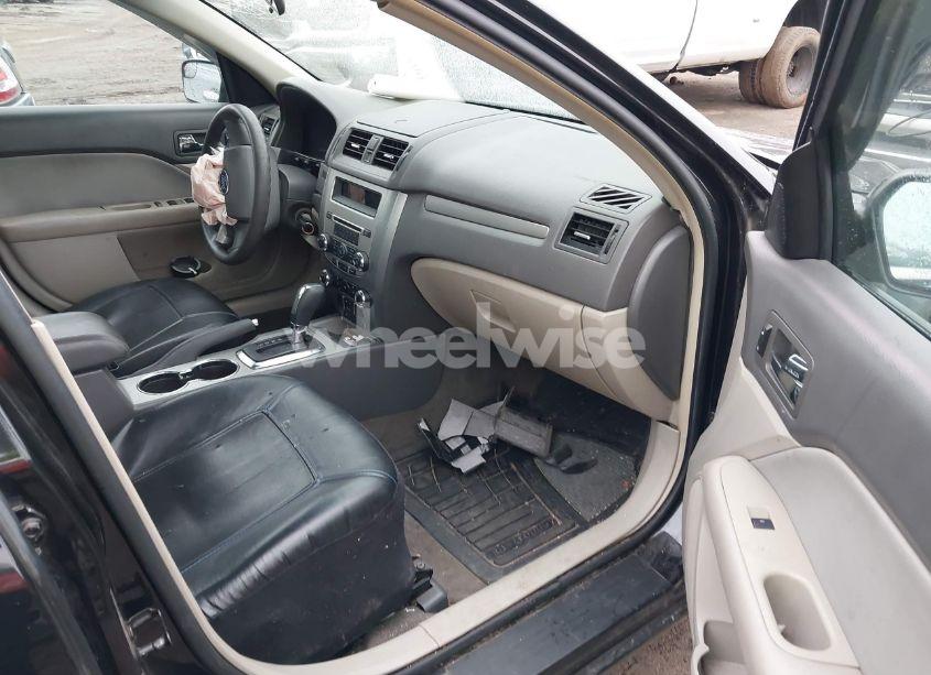 Photo 5 of 2011 Ford Fusion SE (VIN 3FAHP0HA6BR247446)