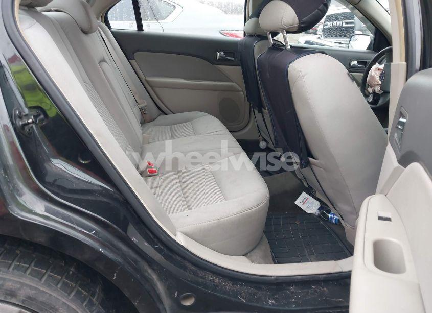 Photo 8 of 2011 Ford Fusion SE (VIN 3FAHP0HA6BR247446)