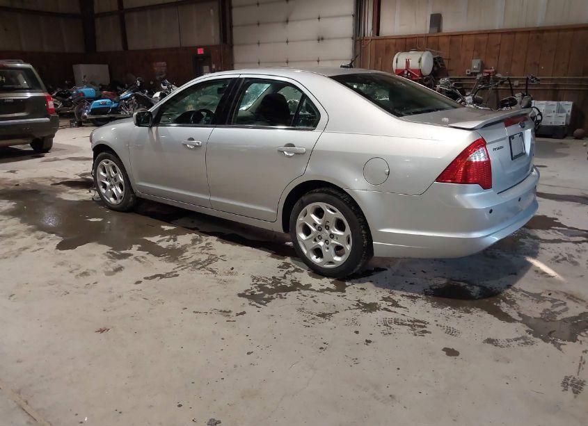 Photo 3 of 2011 Ford Fusion SE (VIN 3FAHP0HA6BR254672)