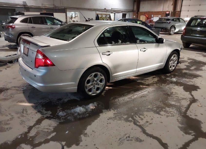 Photo 4 of 2011 Ford Fusion SE (VIN 3FAHP0HA6BR254672)