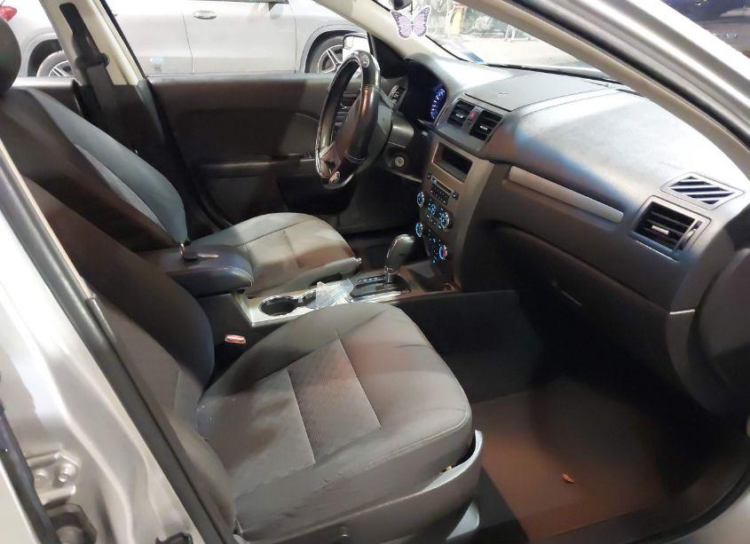 Photo 5 of 2011 Ford Fusion SE (VIN 3FAHP0HA6BR254672)