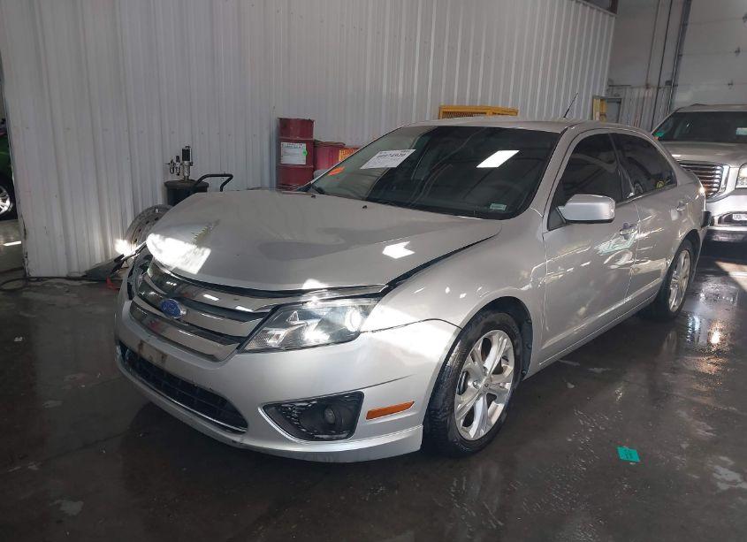 Photo 2 of 2011 Ford Fusion SE (VIN 3FAHP0HA6BR257622)