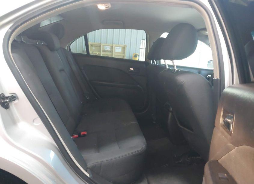 Photo 8 of 2011 Ford Fusion SE (VIN 3FAHP0HA6BR257622)