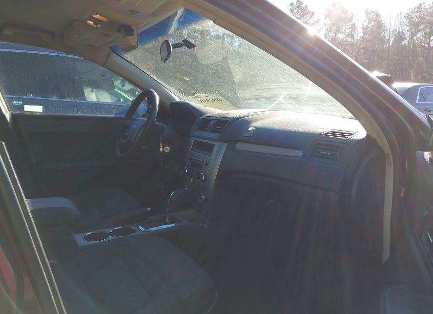 Photo 5 of 2011 Ford Fusion SE (VIN 3FAHP0HA6BR263176)