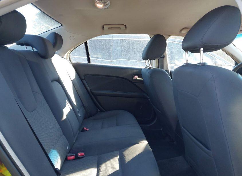 Photo 8 of 2011 Ford Fusion SE (VIN 3FAHP0HA6BR263176)