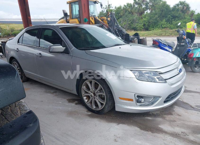 2011 Ford Fusion SE (VIN 3FAHP0HA6BR272086) main photo