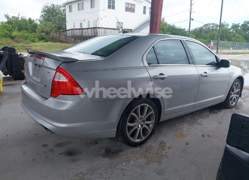 Photo 4 of 2011 Ford Fusion SE (VIN 3FAHP0HA6BR272086)