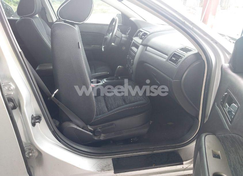 Photo 5 of 2011 Ford Fusion SE (VIN 3FAHP0HA6BR272086)