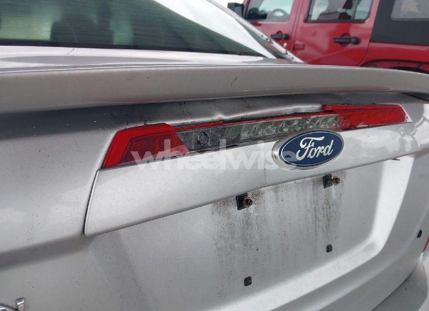 Photo 6 of 2011 Ford Fusion SE (VIN 3FAHP0HA6BR272086)