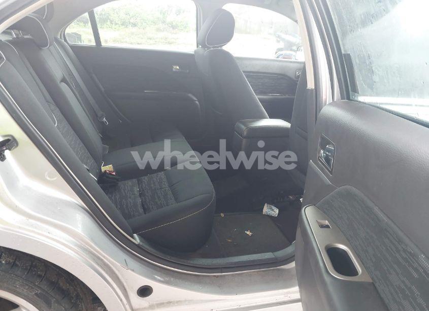 Photo 8 of 2011 Ford Fusion SE (VIN 3FAHP0HA6BR272086)