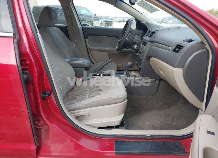 Photo 5 of 2011 Ford Fusion SE (VIN 3FAHP0HA6BR283962)