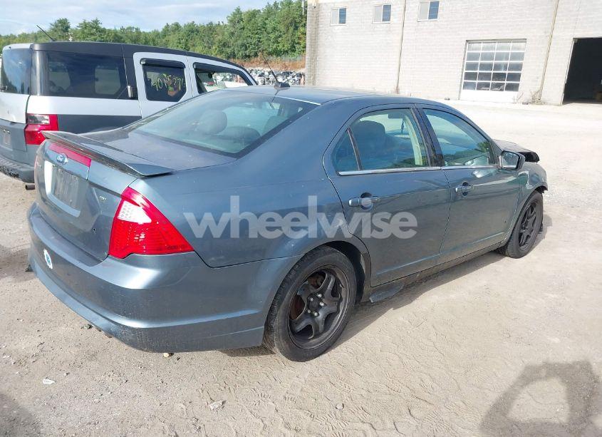 Photo 4 of 2011 Ford Fusion SE (VIN 3FAHP0HA6BR289955)