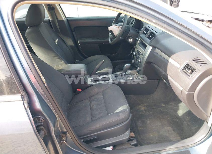 Photo 5 of 2011 Ford Fusion SE (VIN 3FAHP0HA6BR289955)