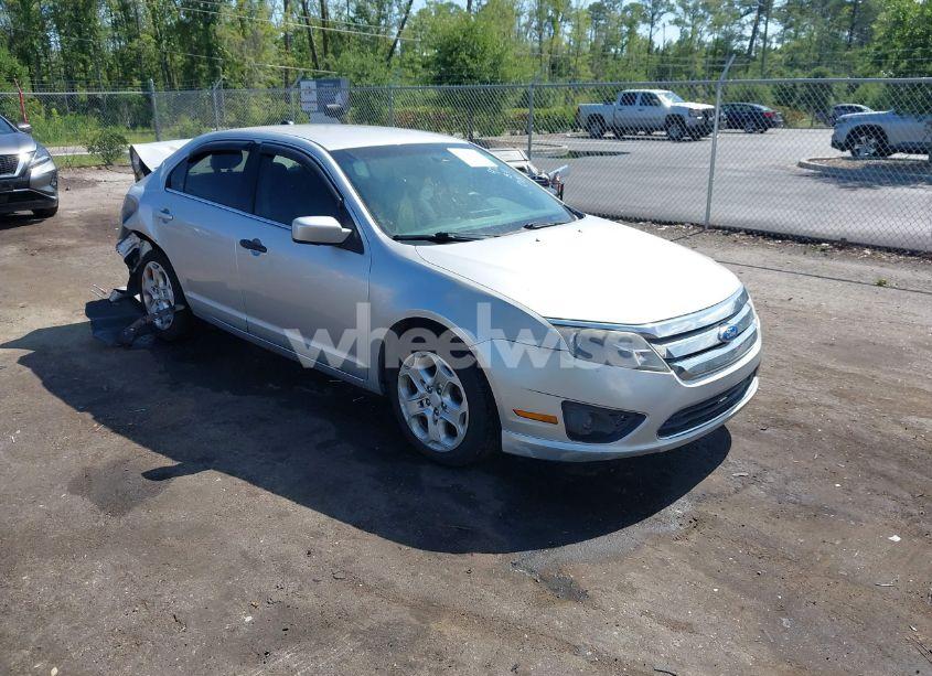 2011 Ford Fusion SE (VIN 3FAHP0HA6BR290118) main photo