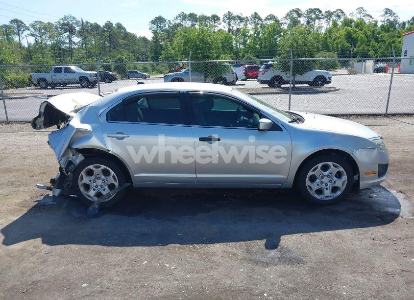 Photo 12 of 2011 Ford Fusion SE (VIN 3FAHP0HA6BR290118)