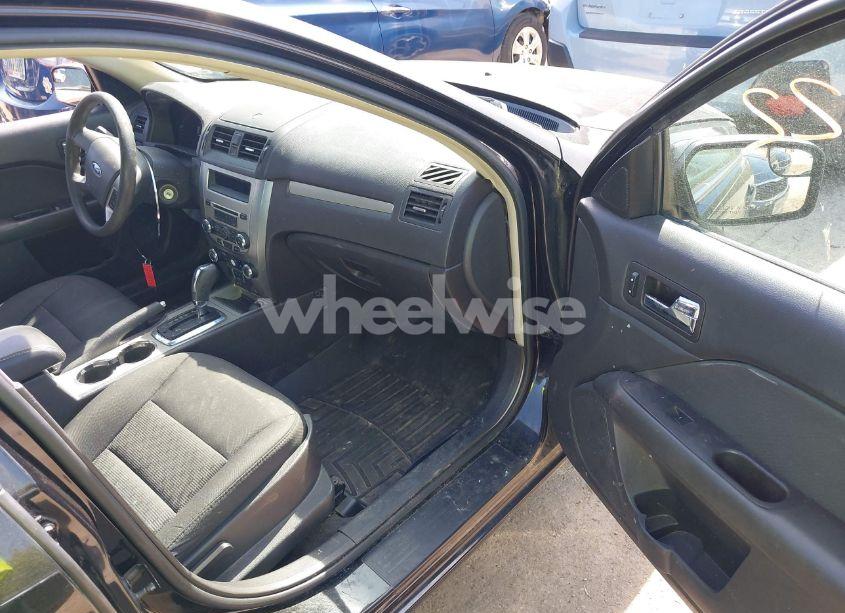 Photo 5 of 2011 Ford Fusion SE (VIN 3FAHP0HA6BR291530)