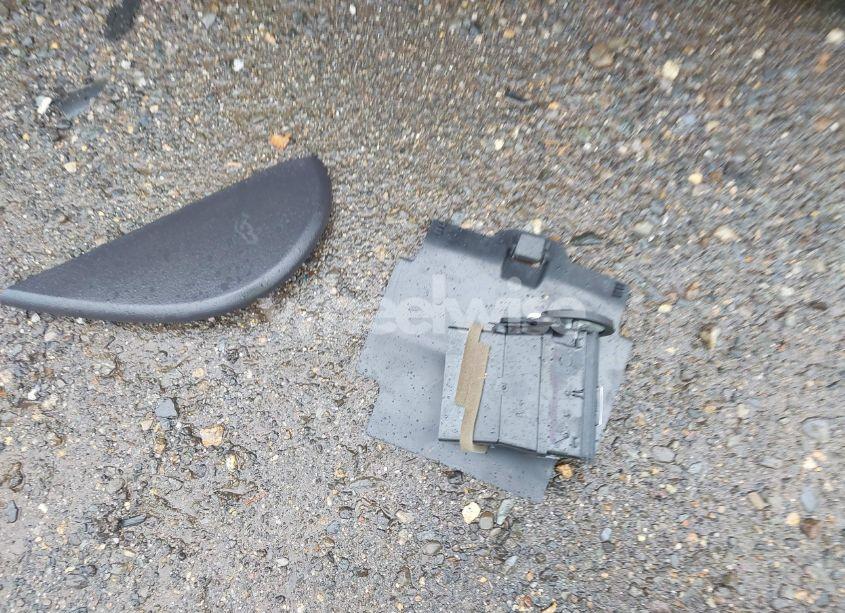 Photo 12 of 2011 Ford Fusion SE (VIN 3FAHP0HA6BR320878)