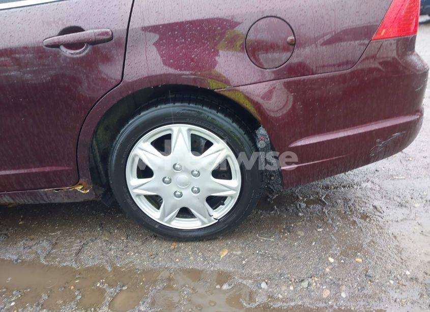 Photo 17 of 2011 Ford Fusion SE (VIN 3FAHP0HA6BR320878)