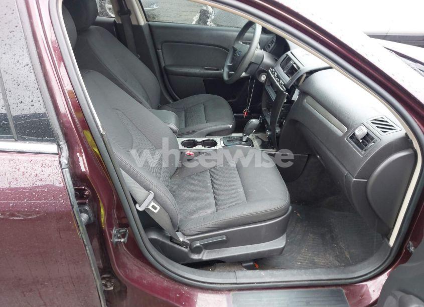 Photo 5 of 2011 Ford Fusion SE (VIN 3FAHP0HA6BR320878)