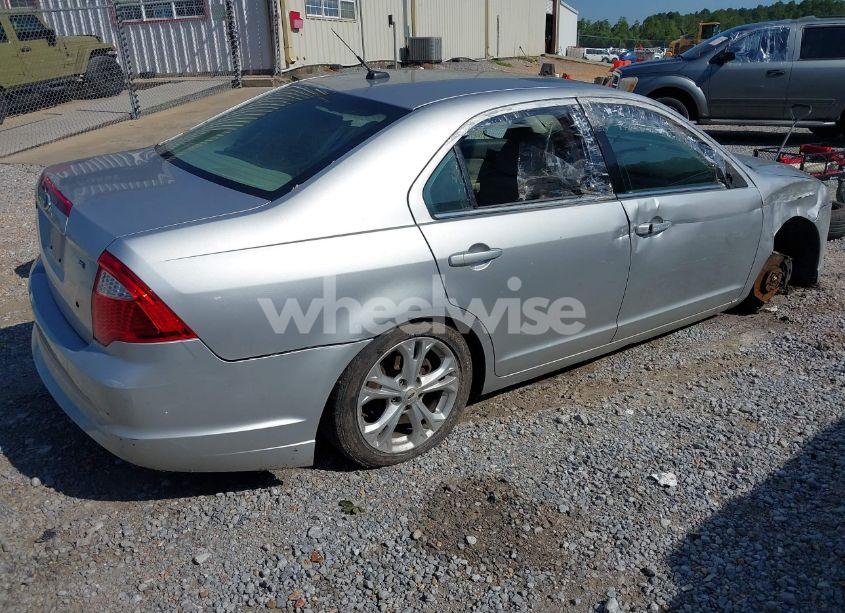 Photo 4 of 2012 Ford Fusion SE (VIN 3FAHP0HA6CR125980)