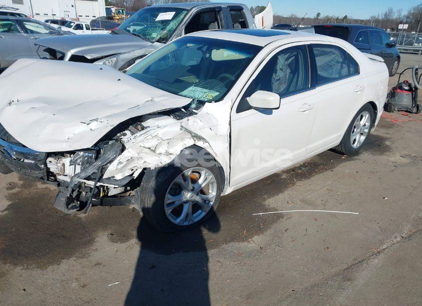 Photo 2 of 2012 Ford Fusion SE (VIN 3FAHP0HA6CR134761)