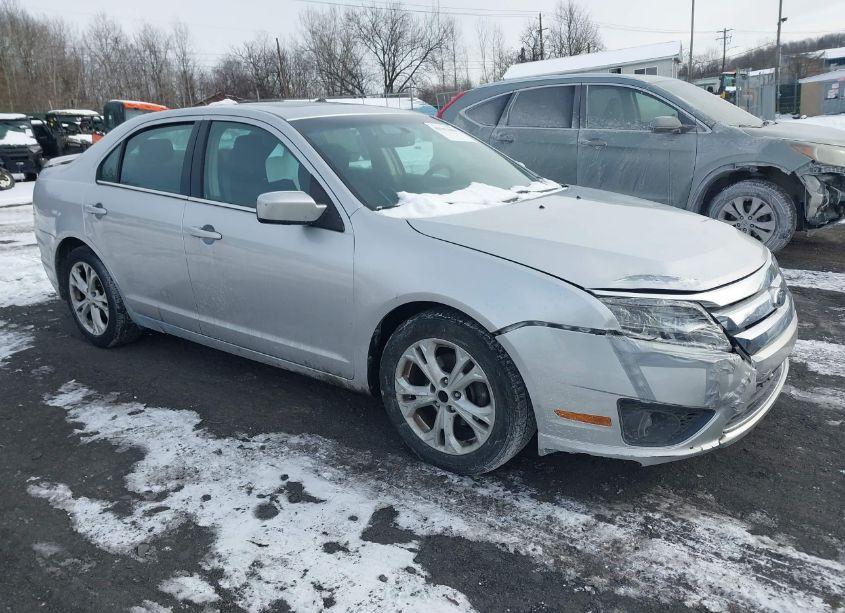 2012 Ford Fusion SE (VIN 3FAHP0HA6CR148109) main photo