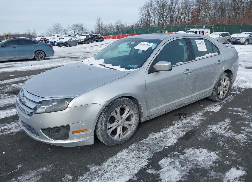 Photo 2 of 2012 Ford Fusion SE (VIN 3FAHP0HA6CR148109)