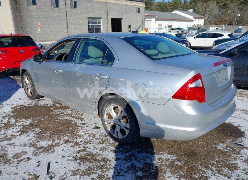 Photo 3 of 2012 Ford Fusion (VIN 3FAHP0HA6CR178968)