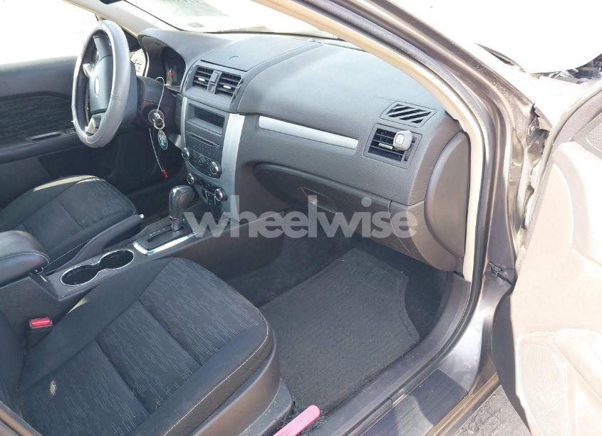 Photo 5 of 2012 Ford Fusion SE (VIN 3FAHP0HA6CR179974)