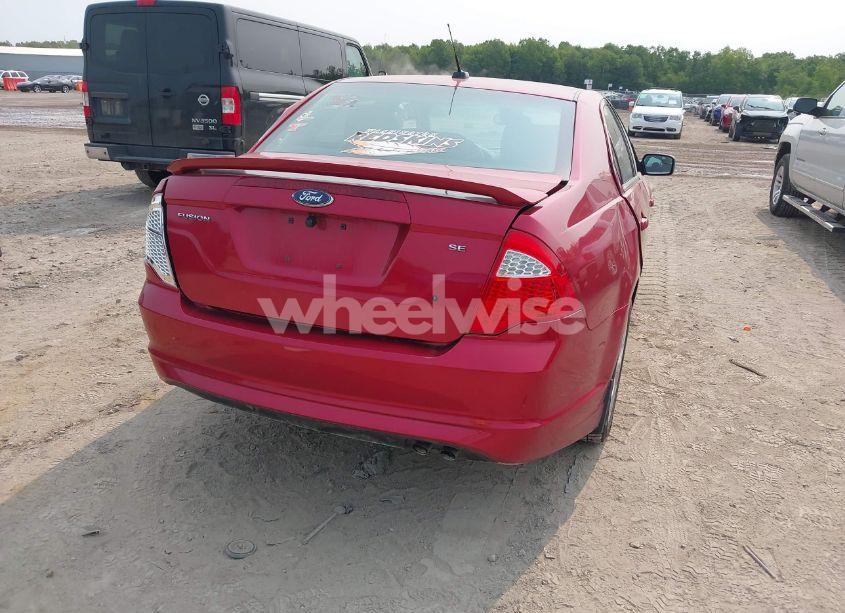 Photo 4 of 2012 Ford Fusion SE (VIN 3FAHP0HA6CR180400)
