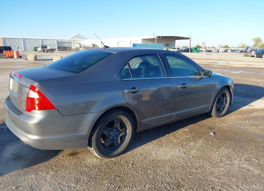 Photo 6 of 2012 Ford Fusion SE (VIN 3FAHP0HA6CR195186)