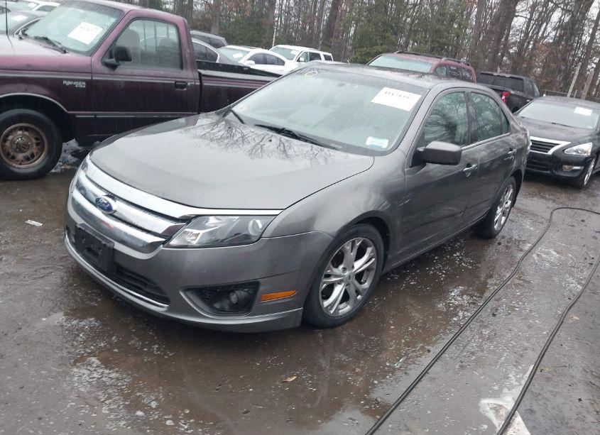 Photo 2 of 2012 Ford Fusion SE (VIN 3FAHP0HA6CR201360)
