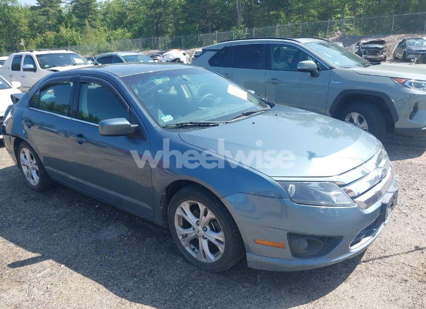 2012 Ford Fusion SE (VIN 3FAHP0HA6CR221124) main photo